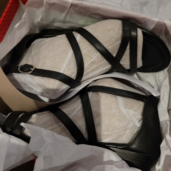 Black wedge sandals - Picture 7 of 7